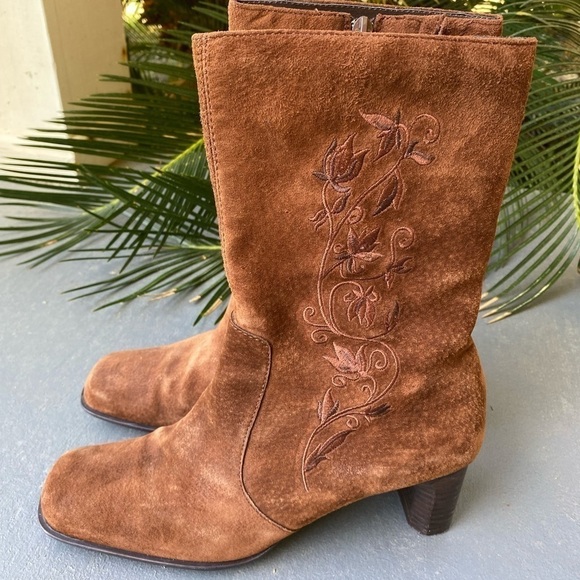 White MOUNTAIN Lauren Mid Calf Chestnut Suede Boots - Picture 3 of 11
